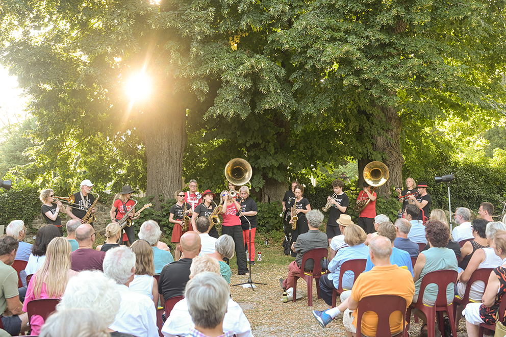 Die Funky Marching Band heizt ein!